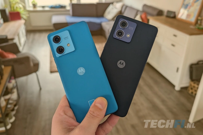 De Motorola Edge 40 Neo en de Moto G84 5G zijn beide in hippe Pantone-kleuren verkrijgbaar - al kregen we laatstgenoemde in donkerblauw, dat toch wat bedeesd afsteekt bij het Caneel Bay van de Neo.