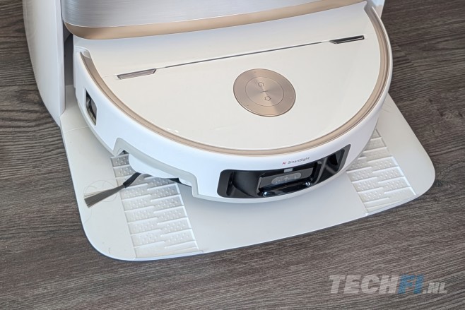 De MOVA V70 Ultra Complete bevat zo ongeveer elk denkbaar modern snufje dat een moderne robotstofzuiger kan bieden. Koop 'm alleen in wit als je graag ook zelf nog wat te poetsen wilt hebben.