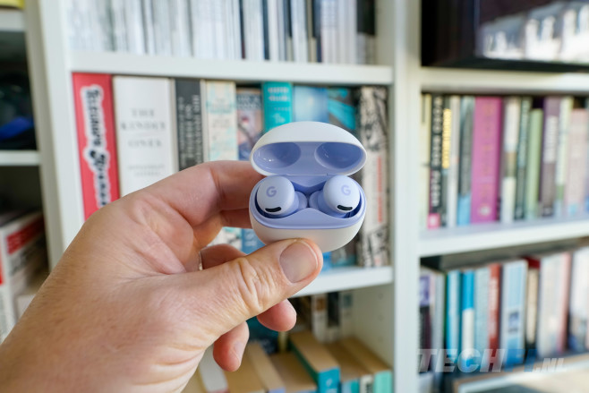De Google Pixel Buds 2a zijn kleiner, lichter en goedkoper dan de Pixel Buds 2 Pro, met wat minder functies. Maar: wat ze doen, doen ze érg goed.