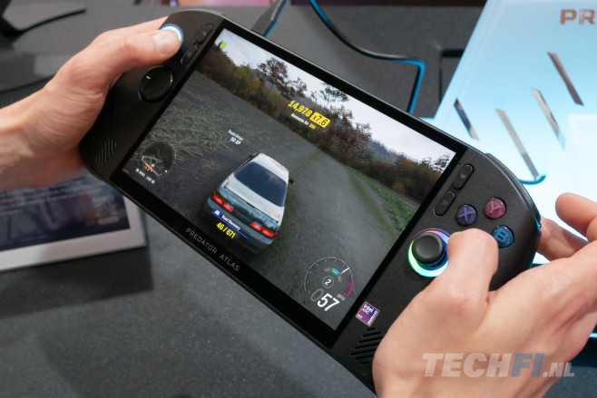 De Acer Predator Atlas is een flinke handheld gaming pc met Intel Arc G3 processor (en diens Battlemage videokaart).