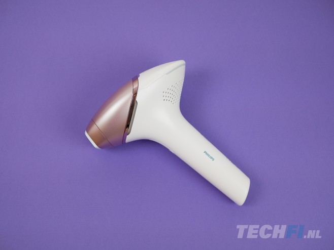 De Philips Lumea IPL 9900 is een uitstekend alternatief voor scheren, waxen of andere ontharingsmethoden - en bovendien pijnloos.&nbsp;