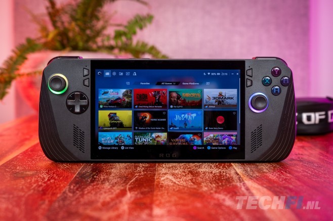 &nbsp;<br />
De ROG Ally X is wat je krijgt als je goed luistert naar feedback van de kopers van je eerdere product: een op alle fronten betere Windows gaming handheld.&nbsp;<br />
(Alle foto's bij dit artikel zijn gemaakt door Tom Kauwenberg.)<br />
&nbsp;