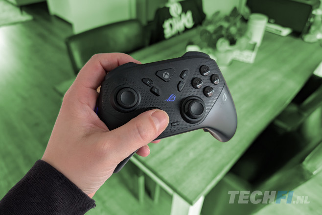 De ROG Raikiri II mag geen 'Pro' meer heten, qua prijsstelling is het zeker geen doorsnee controller. Er zit ook een hoop interessante techniek in, maar of die voor jou positief uitpakt, zal de vraag zijn.