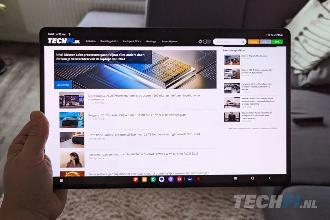 De Samsung Galaxy Tab S9 Ultra is een groot formaat tablet, die ook prima dienst kan doen als laptopvervanger.