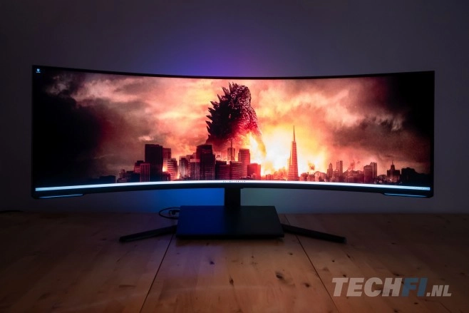 De Samsung Odyssey Neo G9 57 (G95NC) is een unieke, over-the-top, state-of-the-art gaming monitor: een klasse apart.