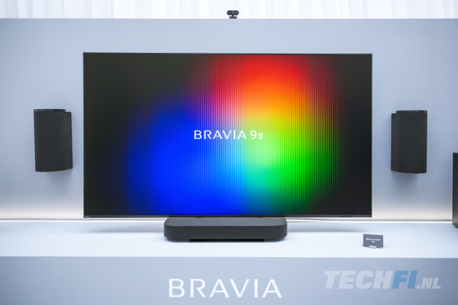 De Sony Bravia 9 II is het nieuwe vlaggenschip binnen de Bravia-televisiereeks, die naast oled- en led-televisies nu ook 'True RGB'-panelen naar Sony's wereld van thuisentertainment brengt.