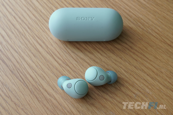 Met een bescheiden prijs, uitstekende noise-cancelling, een fijn klein ontwerp en goede geluidskwaliteit zijn de Sony WF-C700N dopjes een absolute aanrader.