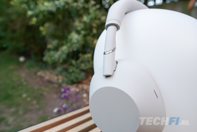 Scharnieren in de hoofdband zijn de meest zichtbare veranderingen aan het design van de Sony WH-1000XM6, al zijn het zeker niet de enige.