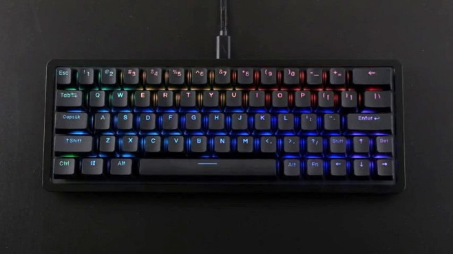 De Mountain Everest 60 is een heel compact mechanisch toetsenbord - tenzij je er een numpad aanplakt