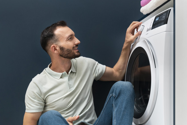 <a href="https://www.freepik.com/free-photo/man-waiting-washing-machine-finish-its-program_18844977.htm">Image by freepik</a>