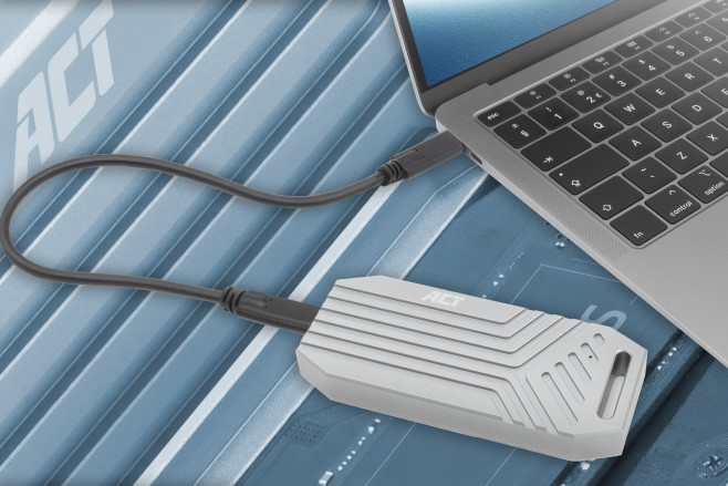 De ACT AC1625 is een behuizing om een m.2 NVMe SSD om te toveren in een externe SSD die je via een 40 Gbit/s USB-C aansluiting kan gebruiken.