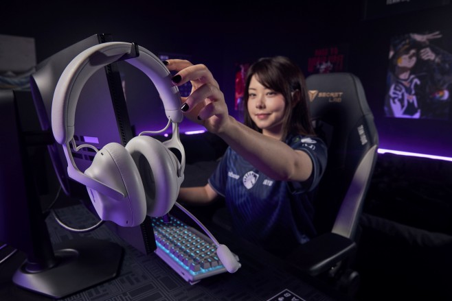De Alienware Pro Headset ziet er aangenaam 'niet-gaming' uit. Met meerdere draadloze verbindingen en actieve ruisonderdrukking belooft het een veelzijdig apparaat te zijn.