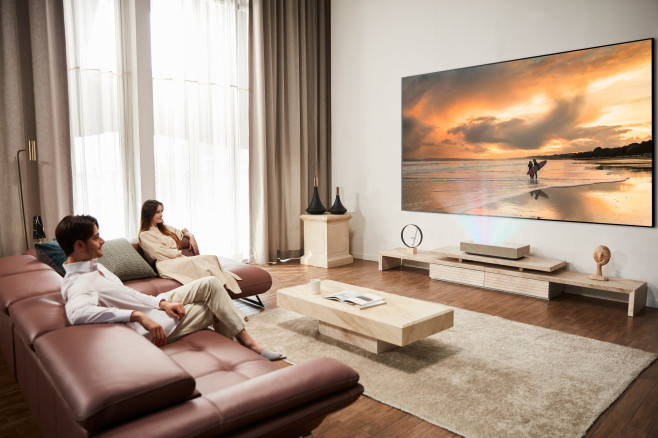 Nieuwste LG Cinebeam laserprojector hoeft maar 5 centimeter van de muur te staan