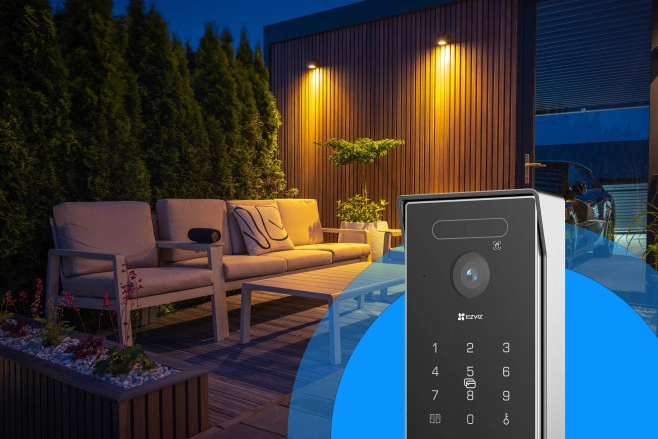 De EZVIZ HP7 Pro is een videodeurbel en handpalmscanner in &eacute;&eacute;n.
