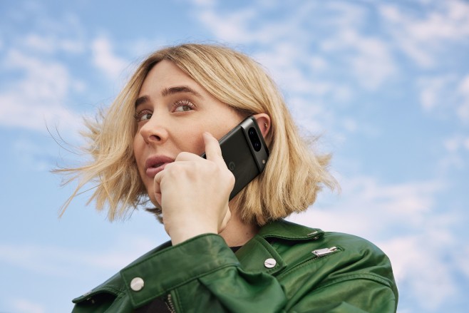 De Google Pixel 8 is een stuk kleiner en handzamer dan de Pixel 8 Pro.