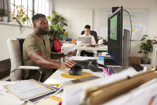 Met het HP 960 Ergonomic Wireless Keyboard gaat HP de concurrentie aan met Logitech en Microsoft.