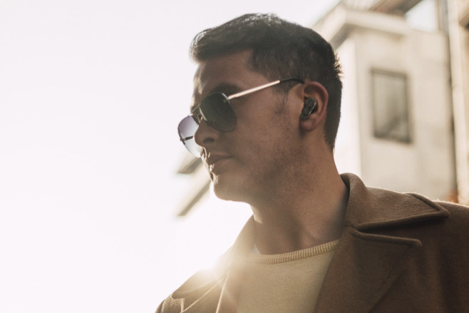 De nieuwe, meest luxe TWS in-ears van JBL hebben een 'smart' oplaadcase