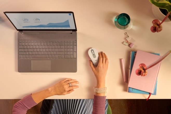 Logitech introduceert Signature M650 muis voor links- en rechtshandige gebruikers, in twee formaten