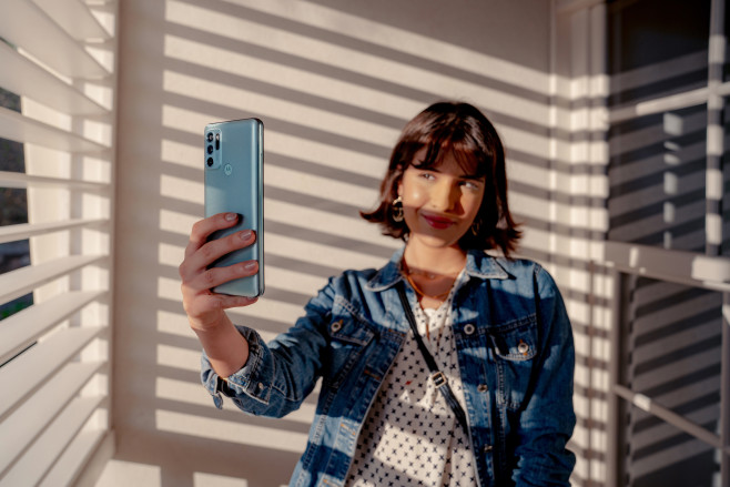 12 uur opladen in 12 minuten: dat belooft de Motorola Moto G60s met Turbo Power 50