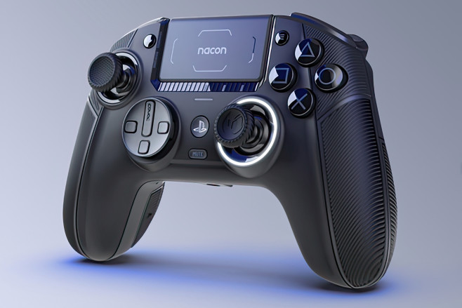 De Revolution 5 Pro game controller heeft een bijzondere layout en Hall effect joysticks en trekkers
