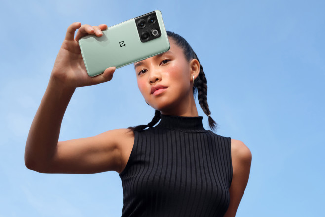 De OnePlus 10T is 100 euro goedkoper dan de OnePlus 10 Pro