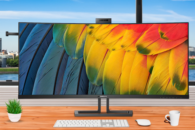 De Philip 40B1U6903CH is voorzien van Thunderbolt 4, een ingebouwde Windows Hello webcam en een zeer riante werkruimte met 5120x2160 pixels.