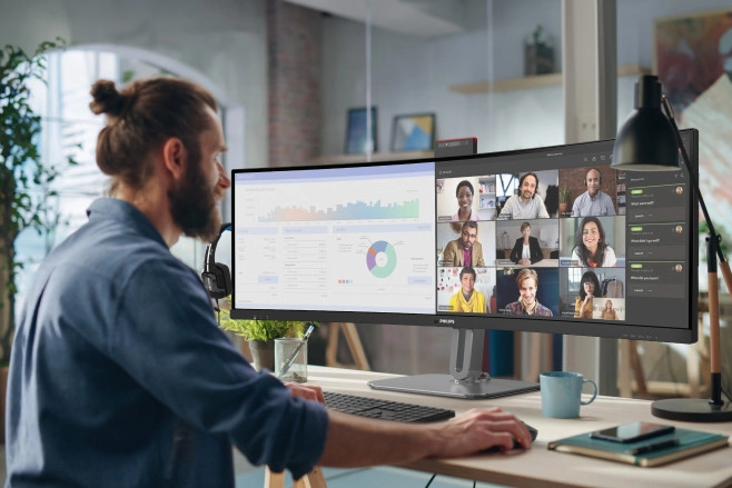 De Philips 49B2U6900CH is een luxe superwide monitor met alle aansluitingen voor de veeleisende kantoortijger.