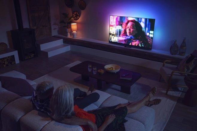 De Philips OLED908 is een zeer complete OLED TV, die uitblinkt dankzij de piekhelderheid van het META-paneel met MLA, en door de bovengemiddeld goede audiovoorzieningen.&nbsp;