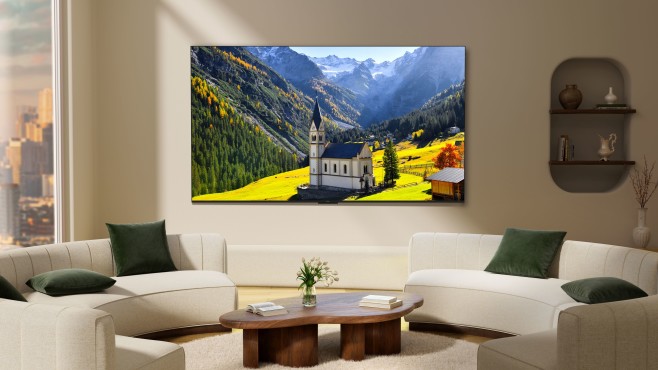 Met een MiniLED backlight met 720 dimming zones laat de TCL 55C765 ook overdag een bijzonder helder,&nbsp;contrast- &eacute;n kleurrijk beeld zien.