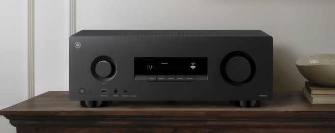 De Yamaha RX500A onderscheidt zich van de RX300A met twee extra kanalen, die je naar wens voor hoogte of surround kan inzetten. Ook komt dit model met uitgebreidere DTS-ondersteuning en ingebouwde WiFi.