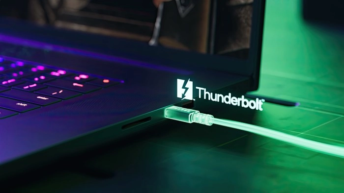 Razer Blade 18 (2024) Thunderbolt
