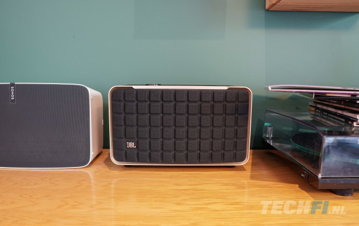 JBL Authentics 300