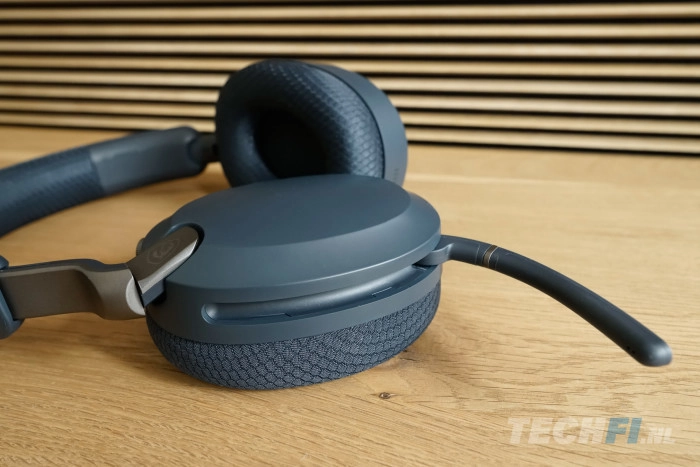 MSI Maestro 500 Wireless met uitgeklapte boom microfoon