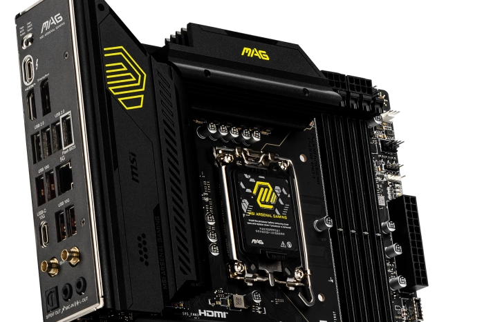MSI MAG 860 Tomahawk WiFi detail IO shield