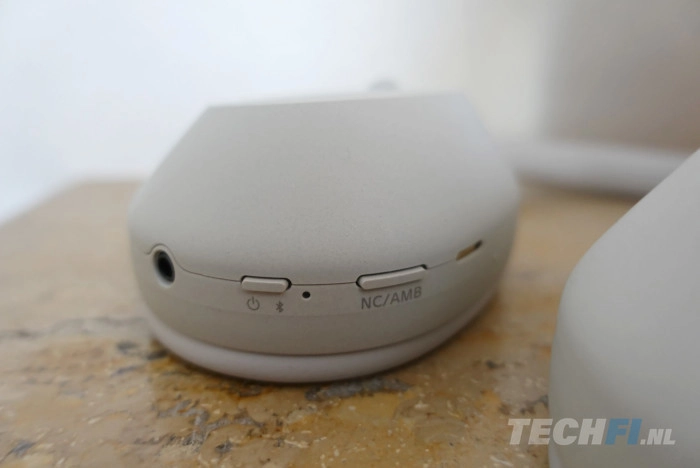 Sony WH-1000XM5