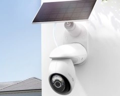 Door het zonnepaneel hang je de IP-camera overal op.