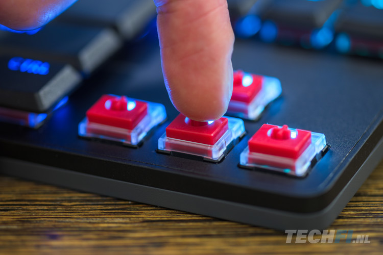 Logitech G515 Rapid TKL low-profile schakelaar in gebruik