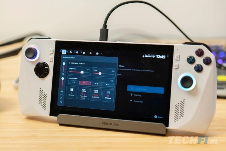 ROG XREAL R1 op de ROG Ally met instellingen in het Command Center van Armoury Crate