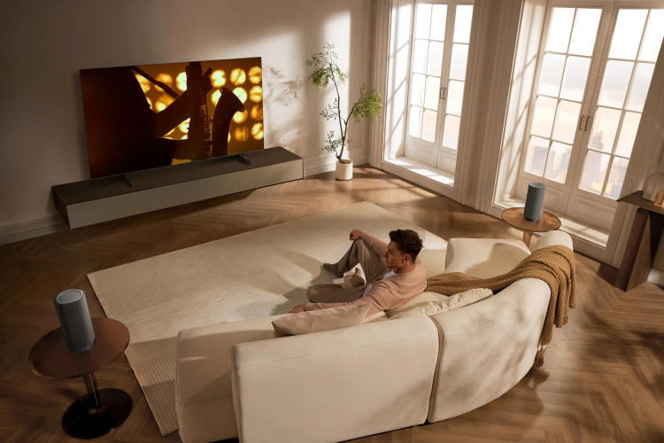 TCL Z100 met twee speakers