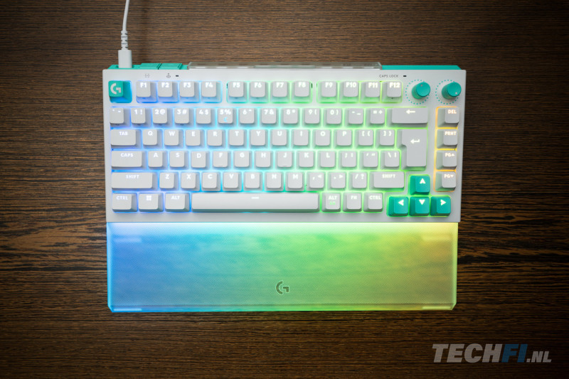 Logitech G512 X 75 top down regenboog alt