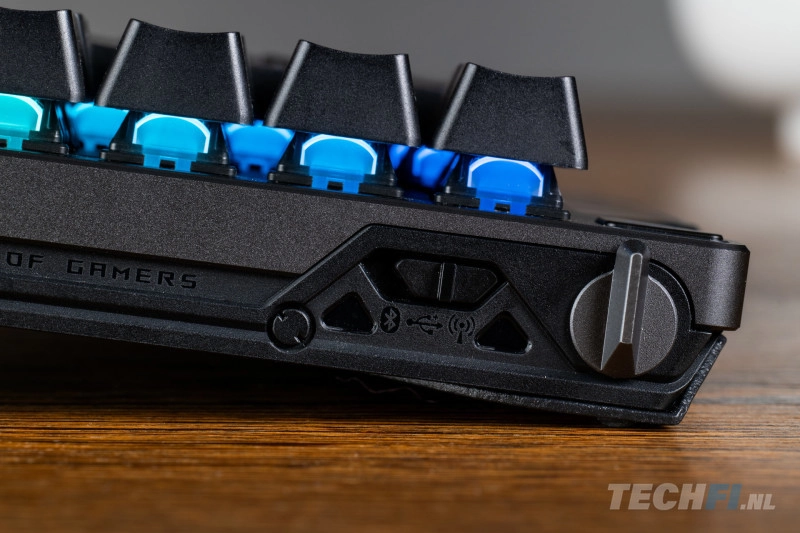 ROG Falcata aan-uit schakelaar en Rapid Trigger toggle