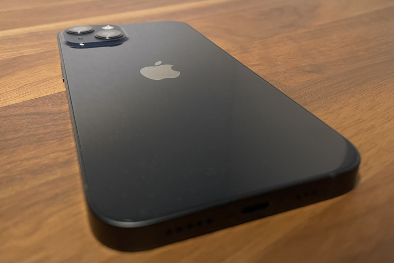 Apple iPhone 13