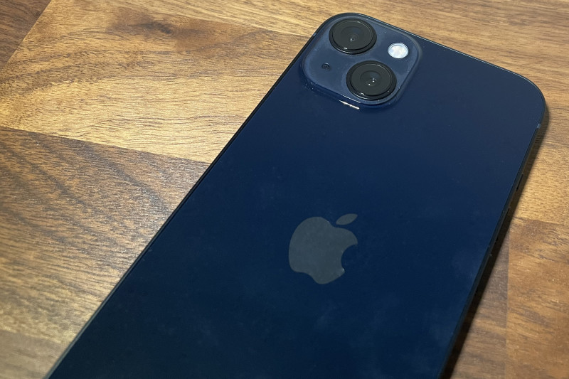 Apple iPhone 13