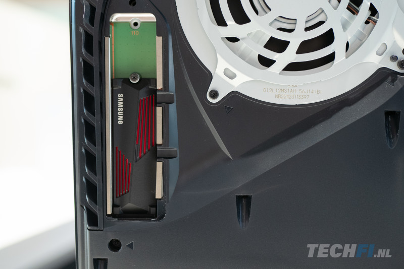 De Samsung 990 Pro met heatsink