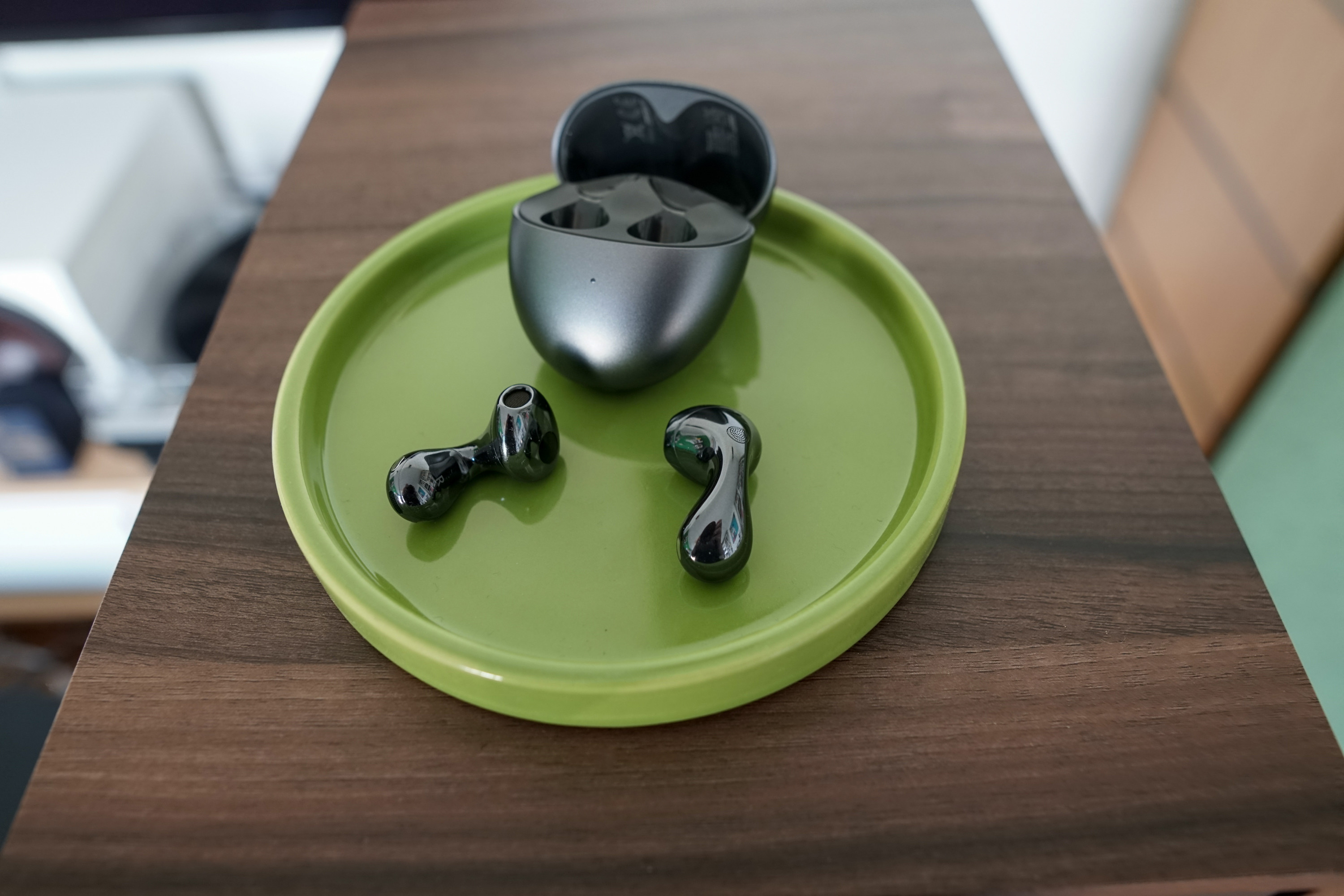 Huawei FreeBuds 6 review: oorbel of draadloze oortjes? | TechFi