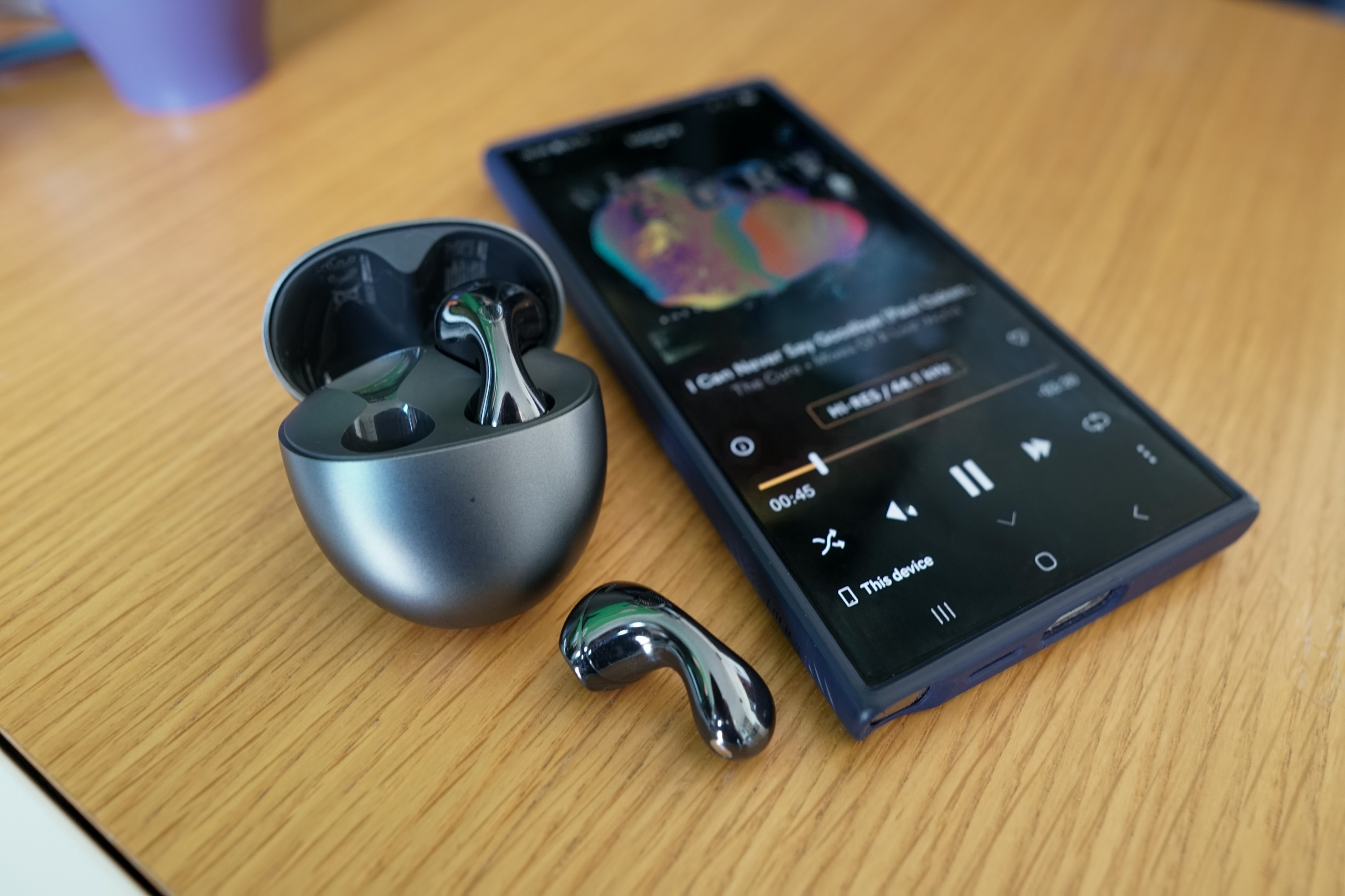 Huawei FreeBuds 6 review: oorbel of draadloze oortjes? | TechFi