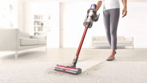 Een uur draadloos zuigen, dat belooft de Dyson V11 Outsize