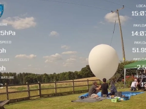 Rugged smartphones van CAT maken een vlucht naar 35 km hoogte en komen terug met infrarood foto's