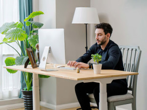 Werken in stijl doe je aan een FlexiSpot E8 zit sta bureau (sponsored)