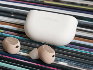 Jabra Elite 10 mini review: onopvallend in de oren